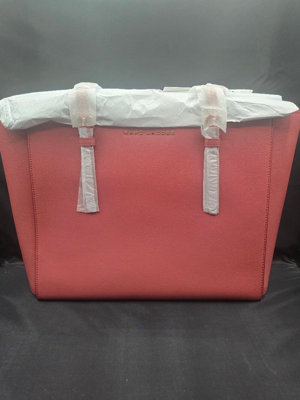 Marc Jacobs ​M0016410 Commuter Leather Tote Santa Fe Red